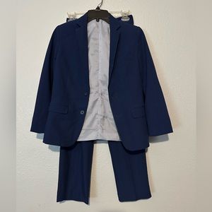Izod boys suit